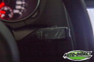 Volkswagen Golf 1.6 TDI Navi Clima picture 16