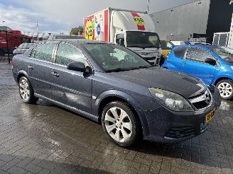 Schadeauto Opel Vectra 1.8 16V Executive Automaat 2008/6
