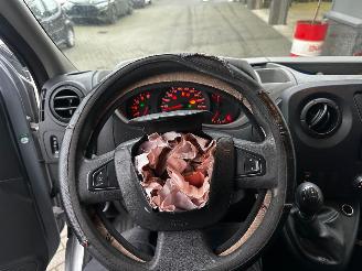 Renault Master T35 2.3dCi L2H3 picture 7