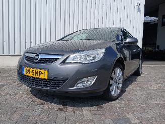 uszkodzony samochody osobowe Opel Astra Astra J Sports Tourer (PD8/PE8/PF8) Combi 1.4 16V ecoFLEX (A14XER(Euro=
 5)) [74kW]  (10-2010/10-2015) 2011/10