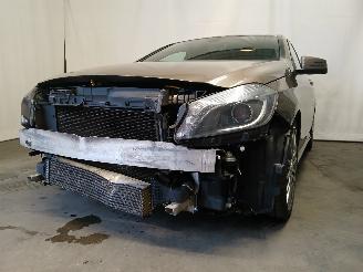 Avarii autoturisme Mercedes A-klasse A (W176) Hatchback 1.6 A-180 16V (M270.910) [90kW]  (09-2012/05-2018) 2013/12