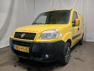 Vaurioauto  passenger cars Fiat Doblo Doblo Cargo (223) Van 1.6 16V (182.B.6000(Euro 3)) [76kW]  (10-2001/10=
-2005) 2009/11