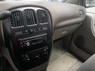 Chrysler Voyager Voyager/Grand Voyager (RG/RS) MPV 3.3 V6 (EGA) [128kW]  (02-2000/12-20=
08) picture 17