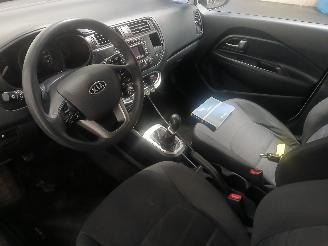 Kia Rio Rio III (UB) Hatchback 1.4 CVVT 16V (G4FA) [80kW]  (09-2011/12-2017) picture 12