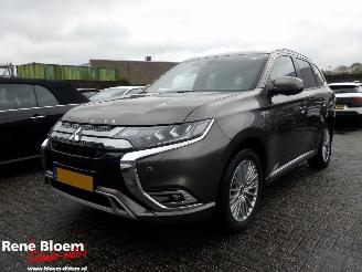 Schadeauto Mitsubishi Outlander 2.4 PHEV Instyle Aut 2020/11