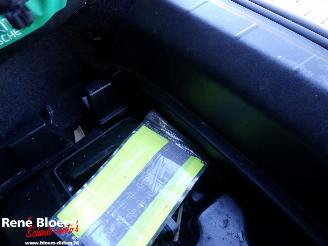 Volvo V-40 2.0 D3 Dynamic 150pk Aut Edition picture 12