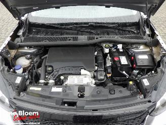 Peugeot 2008 1.2 PureTech Active Pack 5drs picture 7