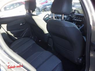 Peugeot 208 1.5 BlueHDi Allure Pack picture 8