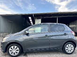 Vaurioauto  passenger cars Peugeot 108 1.0 e-VTi 72pk Active 5drs - 96dkm nap - airco - led - elektr pakket - aux - usb - privacy glass - bwjr 2021 2021/2