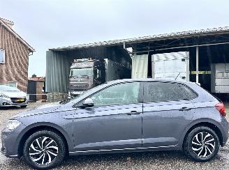škoda osobní automobily Volkswagen Polo 1.0 TSI 95pk 7-traps aut + f1 Life Edition 5drs - nap - navi - camera - carplay - front + line assist 2024/12
