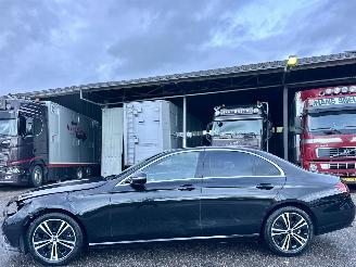 Schadeauto Mercedes E-klasse 220D 194pk 9-traps aut + f1 Excl Line - widescreen - front + line + side assist - cam - navi - sfeerverl 2021/6