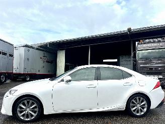 Unfallwagen Lexus IS 300H 2.5 Hybrid 181pk aut + F1 Bus.Line Pro - navi - leer - stoelverw - cam - xenon - pdc v+a 2016/9