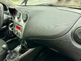 Alfa Romeo MiTo 1.4i 79pk 6-bak Distinctive - airco - elektr ramen + spiegels - lmv - radio - boekjes + sleutels compl picture 42