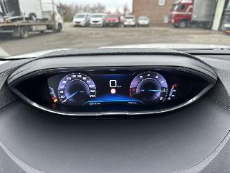 Peugeot 3008 1.2 Turbo 131pk 6-bak Premium - nap - navi - cam - virtual - elektr klep - 19 inch - line assist - keyless - pdc v+a picture 32