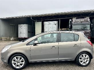 Avarii autoturisme Opel Corsa 1.4-16V 101pk Cosmo 5drs - pano - nap - clima - cruise - half leer - pdc - licht + regens + dimmend binnenspiegel 2011/1