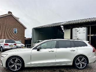 Schadeauto Volvo V-60 2.0 B4 R-Design 2020/7