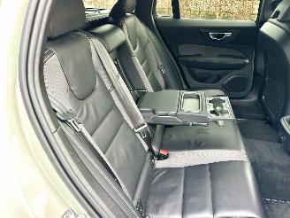 Volvo V-60 2.0 B4 R-Design picture 20