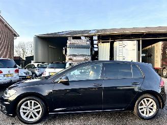 škoda osobní automobily Volkswagen Golf 1.5 TSI 131pk 7-Traps aut + f1 comf bns 5drs - carplay - front assist - acc - pdc v+a - inkl trekh - privacy glass 2019/2