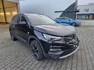 skadebil vrachtwagen Opel Grandland ULTIMATE 147KW  AWD  HYBRIDE AUTOMAAT 2020/10