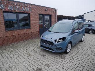 skadebil auto Ford Tourneo Courier TITANIUM 2019/3
