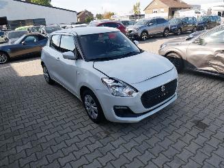 Suzuki Swift  picture 2