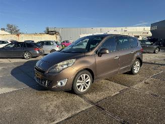 Schadeauto Renault Grand-scenic 2.0 Aut. Privilege 2009/7