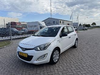 uszkodzony samochody osobowe Hyundai I-20 1.2 i  63kw Airco 2012/6