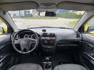 Kia Picanto 1.0 46kw AIRCO picture 14