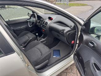 Peugeot 206 SW 1.4 16V XS Clima picture 15