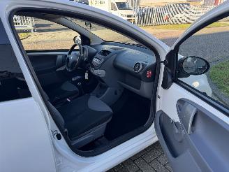 Peugeot 107 1.0 12V XR AIRCO picture 15