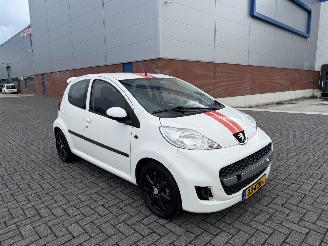 Schadeauto Peugeot 107 1.0 12V Sublime AIRCO 2010/3