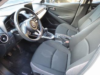 Mazda 2 Center-Line Hybrid Agile picture 8