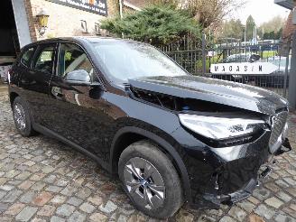 BMW iX1 20 eDrive picture 4