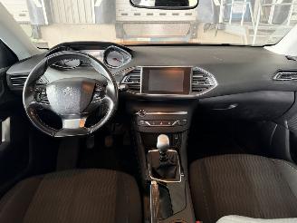 Peugeot 308 1.6 BlueHDI Blue picture 4