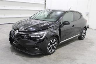 Schadeauto Renault Clio  2023/3