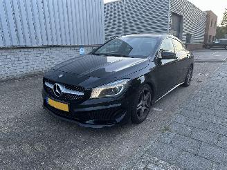 Schadeauto Mercedes Cla-klasse AMG CLA180 / NAVI / LED / ALCANTARA / PDC / MFS 2015/6