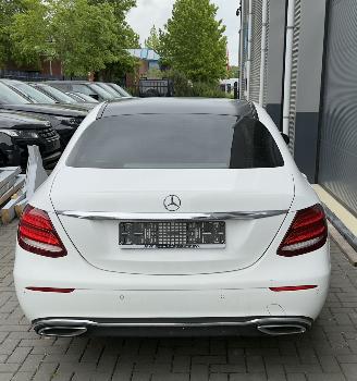 Mercedes E-klasse LED / CAMERA / NAVIGATIE / AMG VELGEN VOLLEDIG RIJDBAAR picture 4