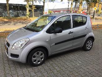 Voiture accidenté Suzuki Splash Suzuki splash 1.0 airco met zeer lichte schade 2011/2