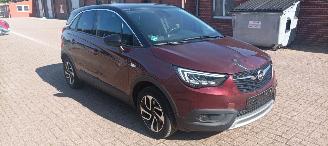 Unfallwagen Opel Crossland 1.2-Turbo Automatik Navigatie Climatecontrol CruiseControl Leren-Stuurwiel Regensensor Lichtautomaat Privacyglas Led-Koplampen Half-Leren bekleding Stoelverwarming Trekhaak Mistlampen 2018/4