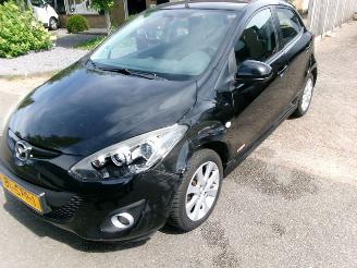 uszkodzony samochody osobowe Mazda 2 1.3 BIFUEL GT-M LINE LPG ONDERBOUW 2011/10