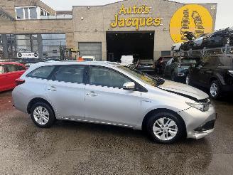 Voiture accidenté Toyota Auris HYBRID BREAK 2018/12