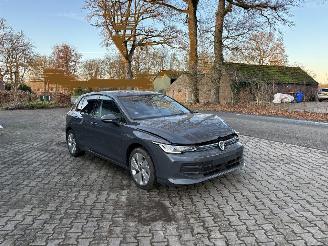 Schadeauto Volkswagen Golf 8.5 ETSI 1.5 HYBRIDE AUTOMAAT NAVI CLIMA CAMERA LED VIRT DASH TREKHAAK B.J 12-2024 2024/12