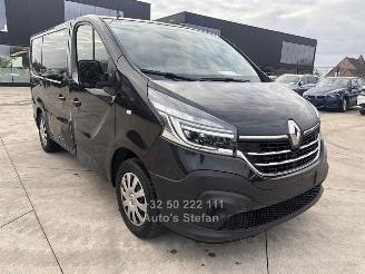 Vaurioauto  passenger cars Renault Trafic LIFE 2020/7