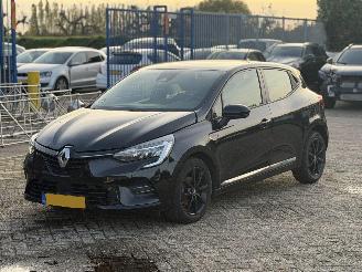 Vaurioauto  passenger cars Renault Clio 1.0 Tce Zen 2020/1
