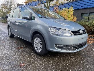 Schadeauto Volkswagen Sharan 2.0 tdi 100kw 7per. 2014/7