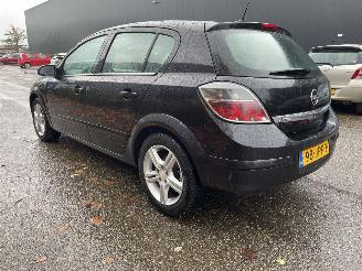 Schadeauto Opel Astra 1.6 85kw 2009/10