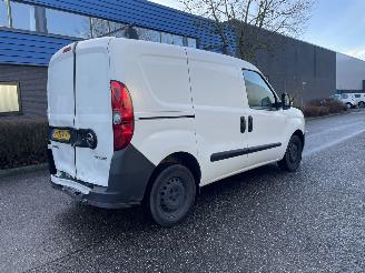 krockskadad bil auto Opel Combo 1.3 cdti 70kw 2019/1