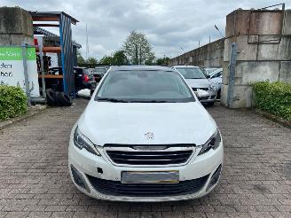 damaged passenger cars Peugeot 308 VF3LCBHZWFS191263 2015/7