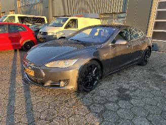  Tesla Model S 85D Base FREE SUPERCHARGE 2015/10