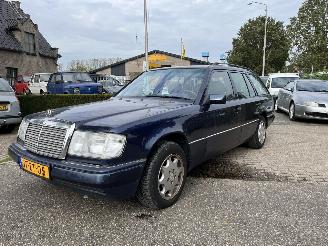 damaged passenger cars Mercedes 200-280 E280 ELEGANCE 7 PERSOONS UITVOERING, AIRCO, PRIJS IS INCL. BTW !!! 1995/1